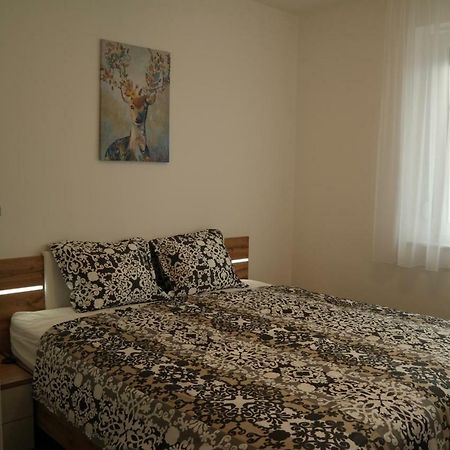 Holiday Apartman With Free Parking Дьёр Экстерьер фото
