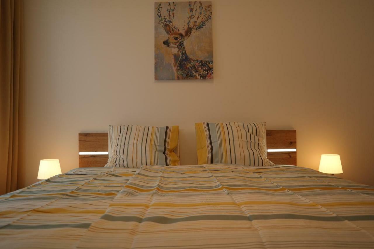 Holiday Apartman With Free Parking Дьёр Экстерьер фото