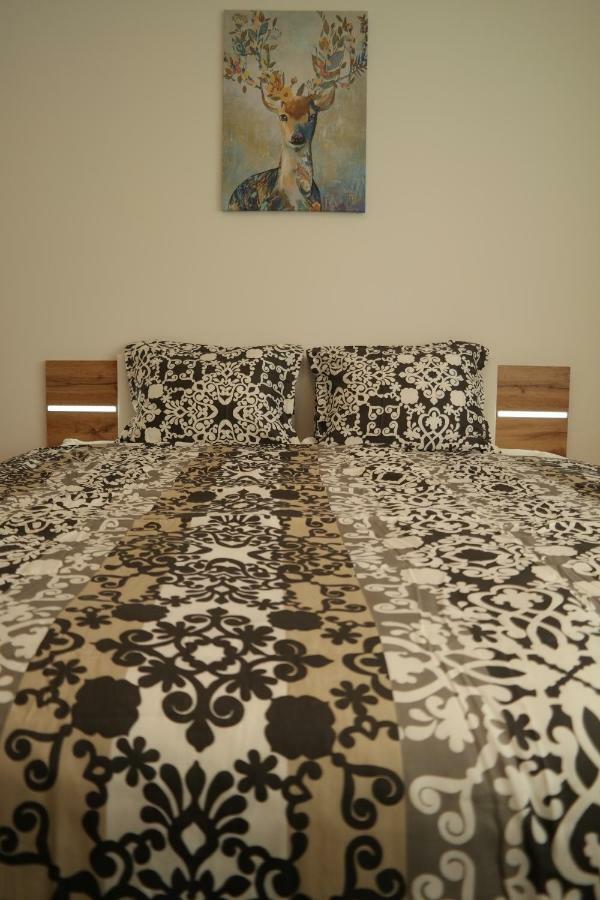 Holiday Apartman With Free Parking Дьёр Экстерьер фото